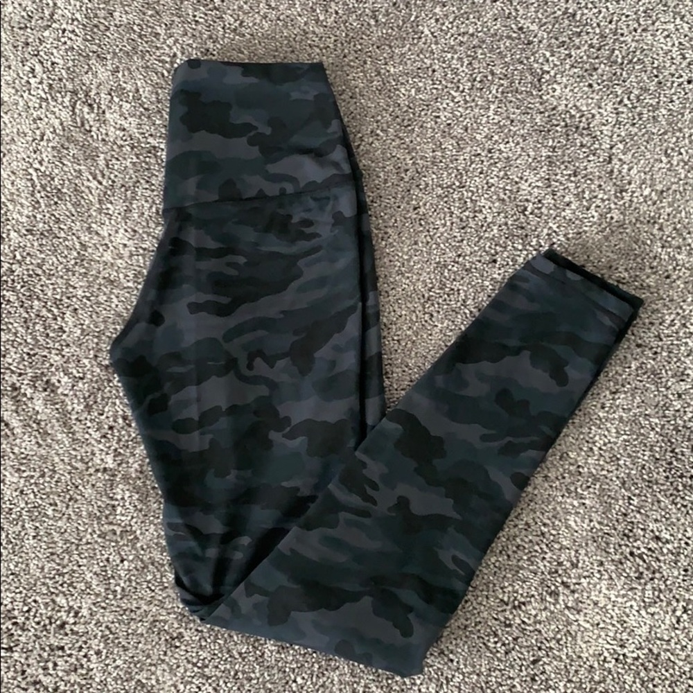 Camo Colorfulkoala Women’s High Waisted Leggings